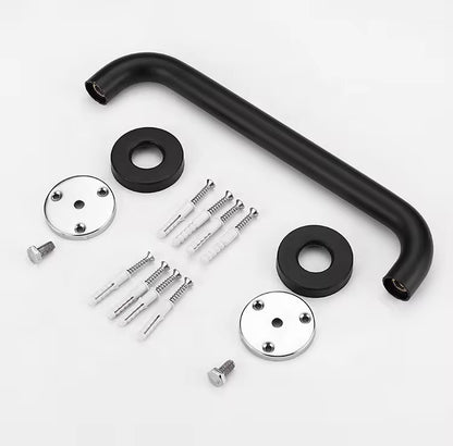 مقبض حوض الاستحمام باللون الأسود 